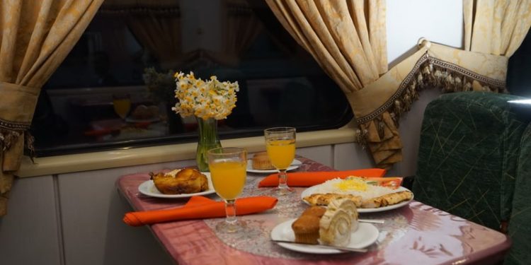قطار غزال ریل سیر کوثر