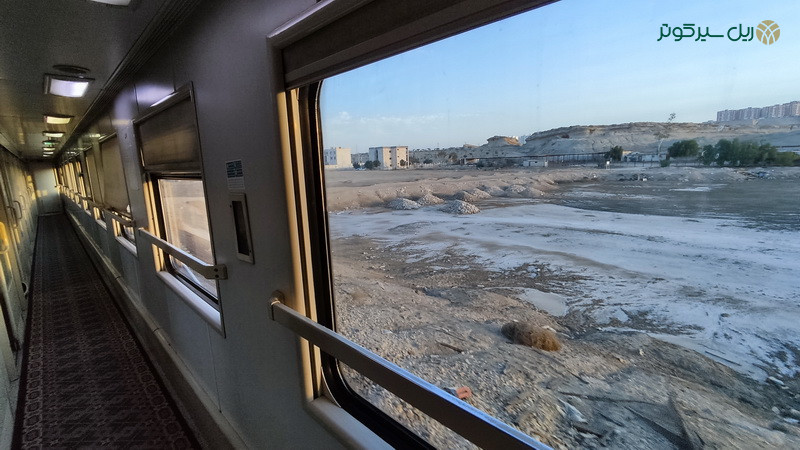 پنجره قطار بندرعباس مشهد