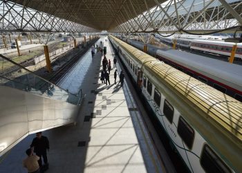 سفر با قطار راحتتر است یا با اتوبوس؟