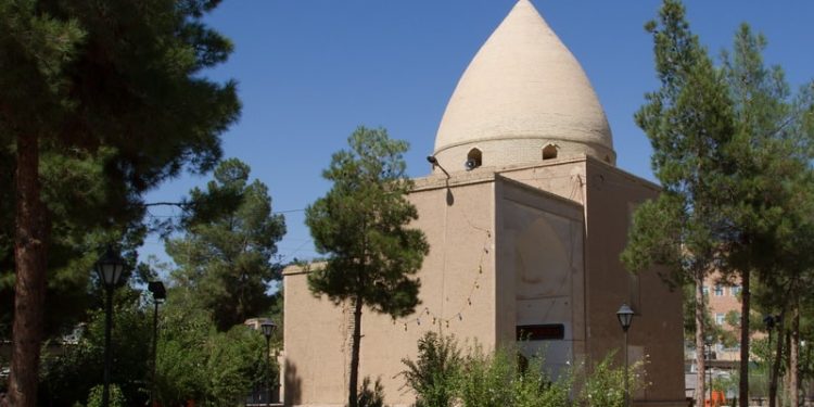 مقبره پیر نجمالدین سمنانی