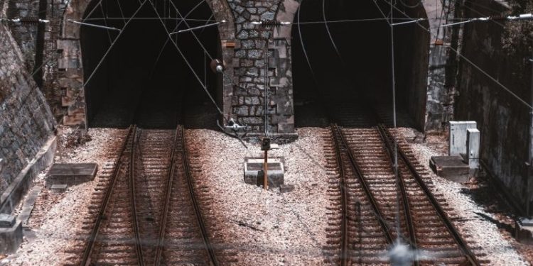 طولانی ترین تونل قطار