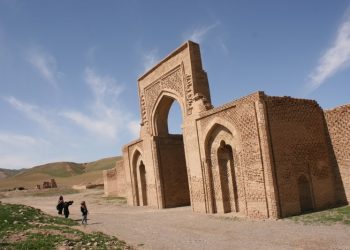 کاروانسرای رباط شرف
