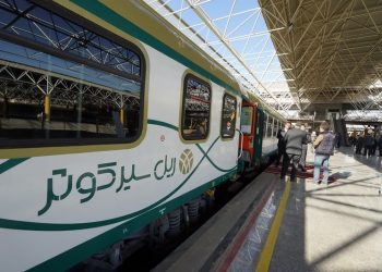 ۱۰ دلیل بهتر بودن قطار از هواپیما