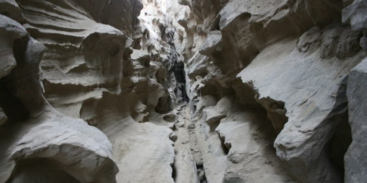 تنگ چاهکوه قشم