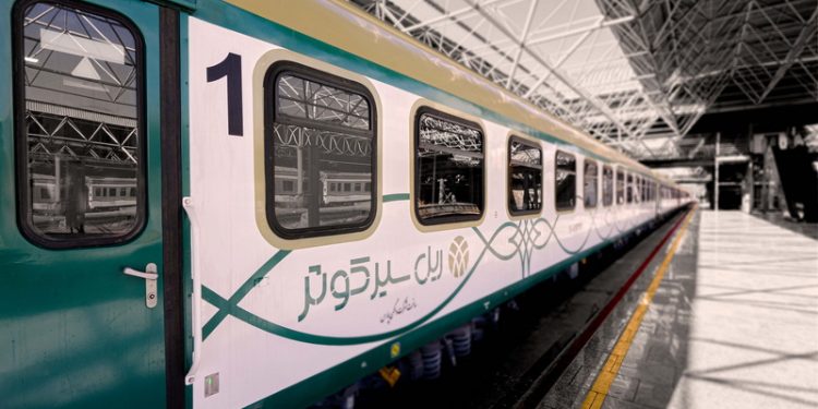 سفر با قطار پنج ستاره زمرد