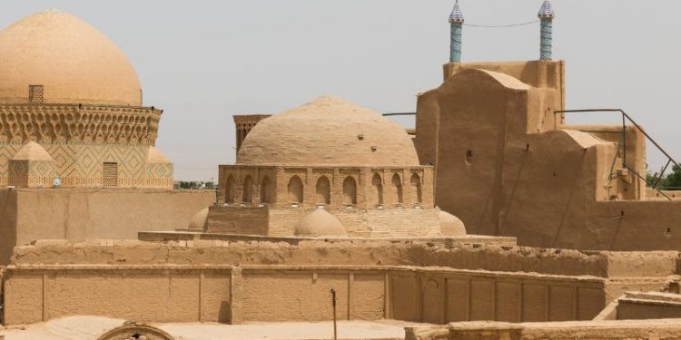 آرامگاه ابومحمد معتز در یزد: گنجینهای از تاریخ و فرهنگ