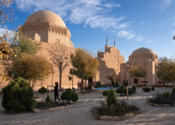 میدان چهار فرسنگ یزد: قلب تاریخی و فرهنگی شهر